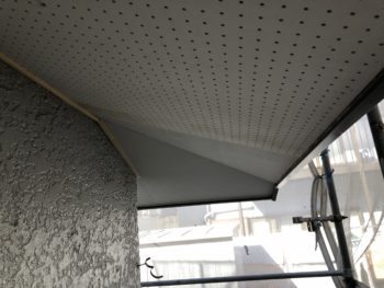 千葉県佐倉市 軒天上張り 雨戸レール交換 佐倉市の外壁塗装なら佐倉産業へお任せください